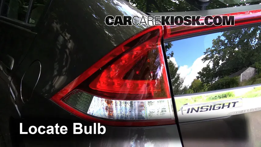 2013 Honda Insight LX 1.3L 4 Cyl. Éclairage Feux de marche arrière (remplacer une ampoule)